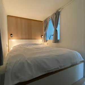 Entire Renovated From 1780 With Kitchen, Bath, Bedroom, And Living In Skuteviken Appartamento